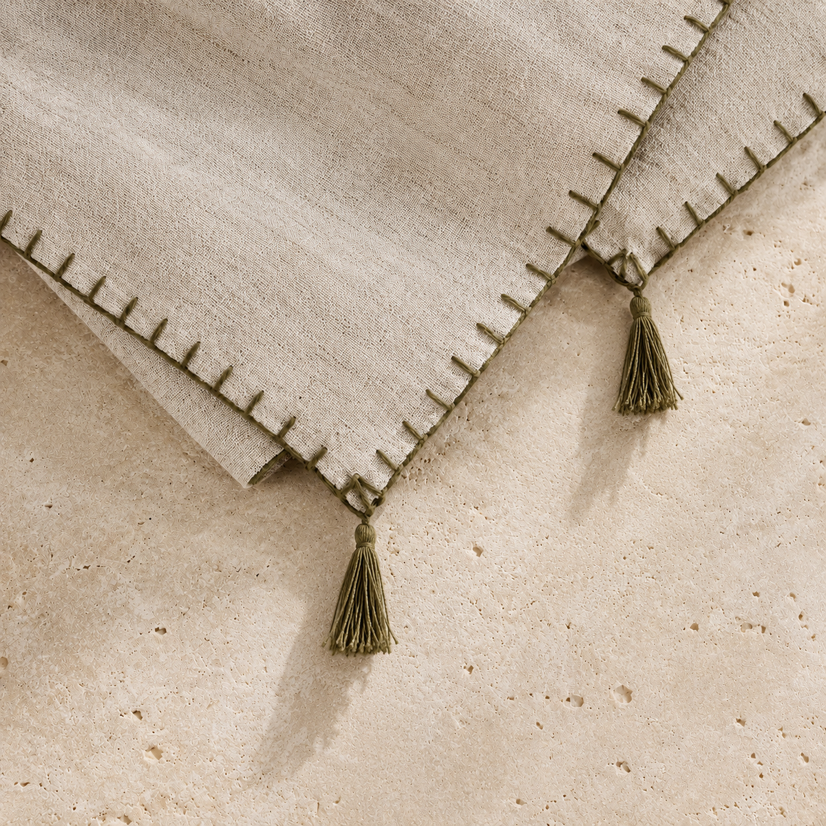 Lillian Palm-Embroidered Linen Throw – Natural